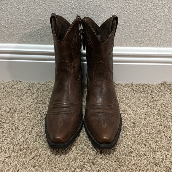 ARIAT Women’s Low Cowboy Boots - Picture 2 of 5